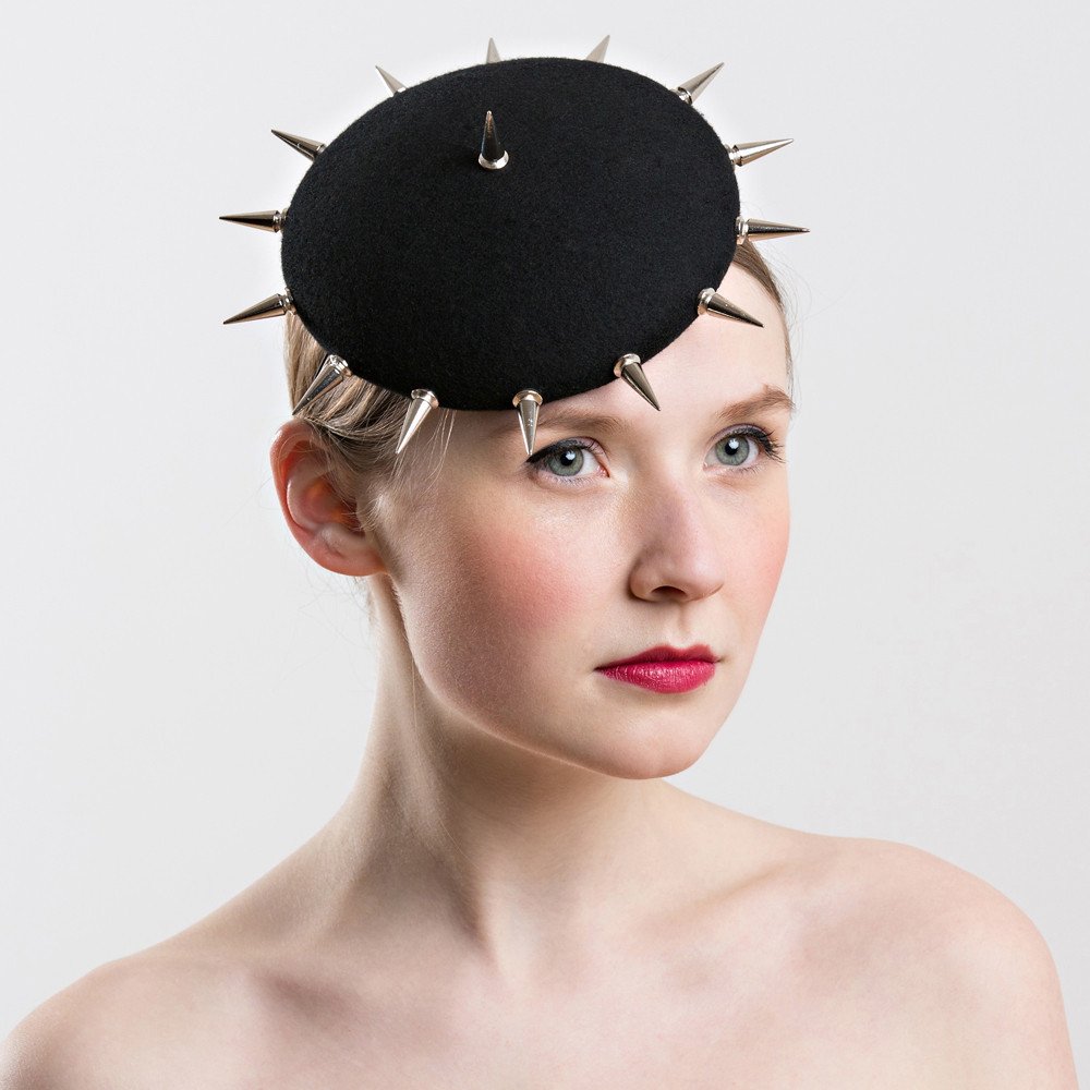 Guide into wearing hat petite style